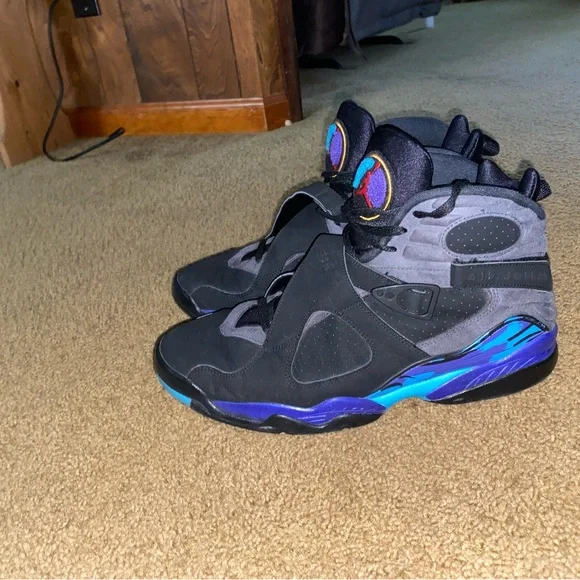 Jordan retro 8s. Little creasing. No major damage to the shoe. No box. Size 13 Shop Jordan 8 Retro Little Kids main image 4